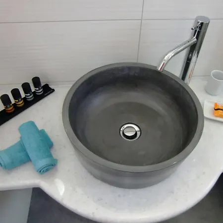 Otel Platia Fira (Santorini)