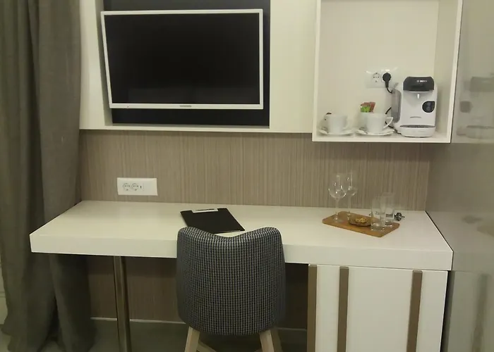 Platia Hotel Fira (Santorini)